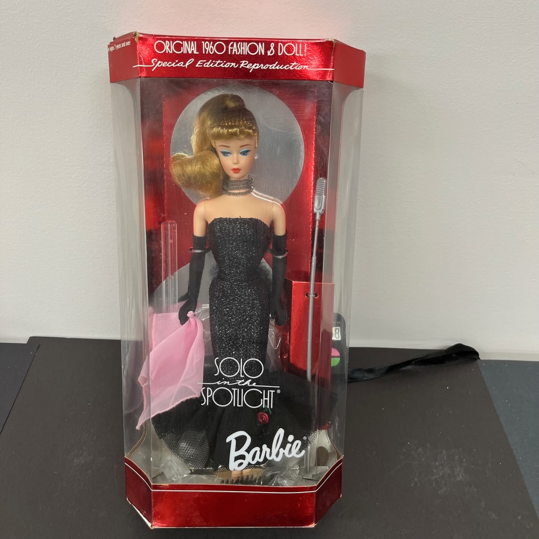 Solo in the spotlight Barbie NIB 13534 (1 of 4)
