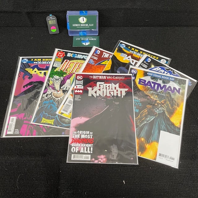 Batman misc. Titles Comic Lot (1 of 1)