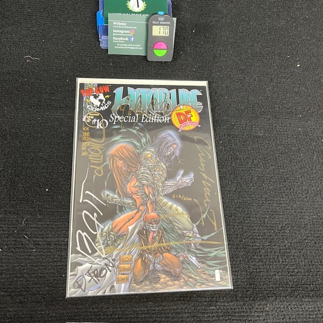 Witchblade 10 DF Exclusive Cover Signed X6! (1 of 2)