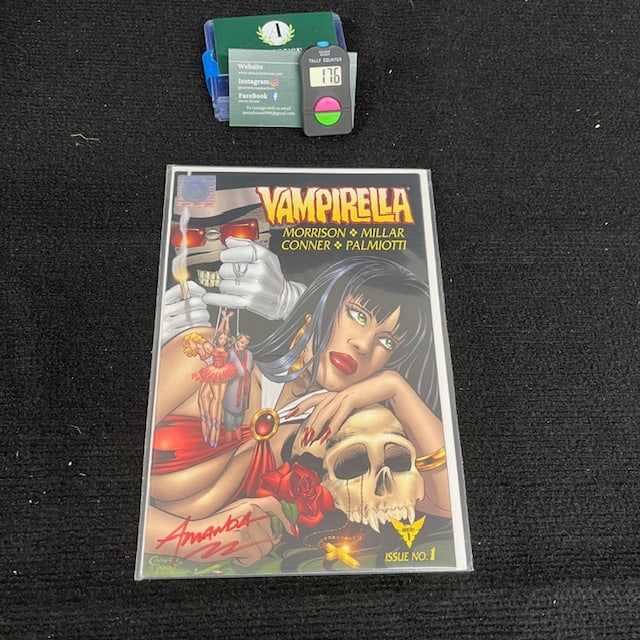 Vampirella American Ent. Exl. Signed Amanda Conner (1 of 3)