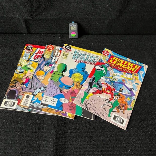 Justice League Copper Age Comic lot (1 of 2)
