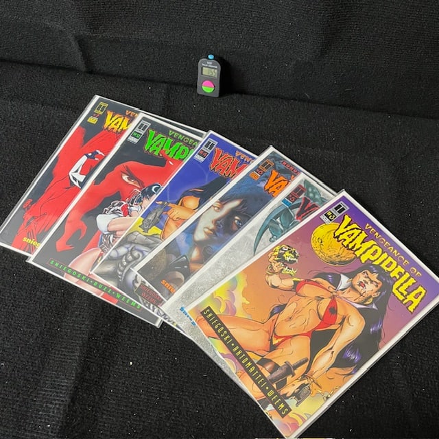 Vengeance of Vampirella Comic lot (1 of 2)