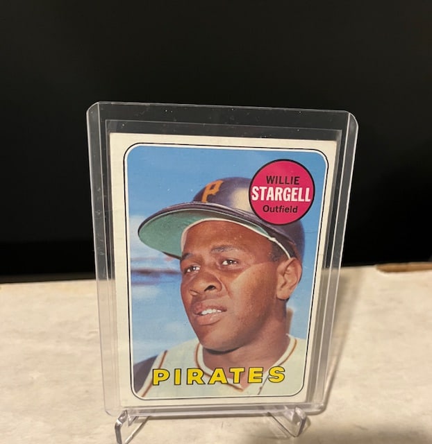 1969 Topps Willie Stargell #545: We are a veteran owned company. Please look at the pictures carefully to determine what you believe the condition of collecitible is. We are currently accepting consignments. Email us a aeronhouse1994