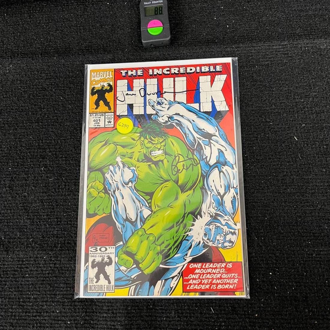 Hulk 401 Signed by Jan Duursema & Peter David (1 of 2)