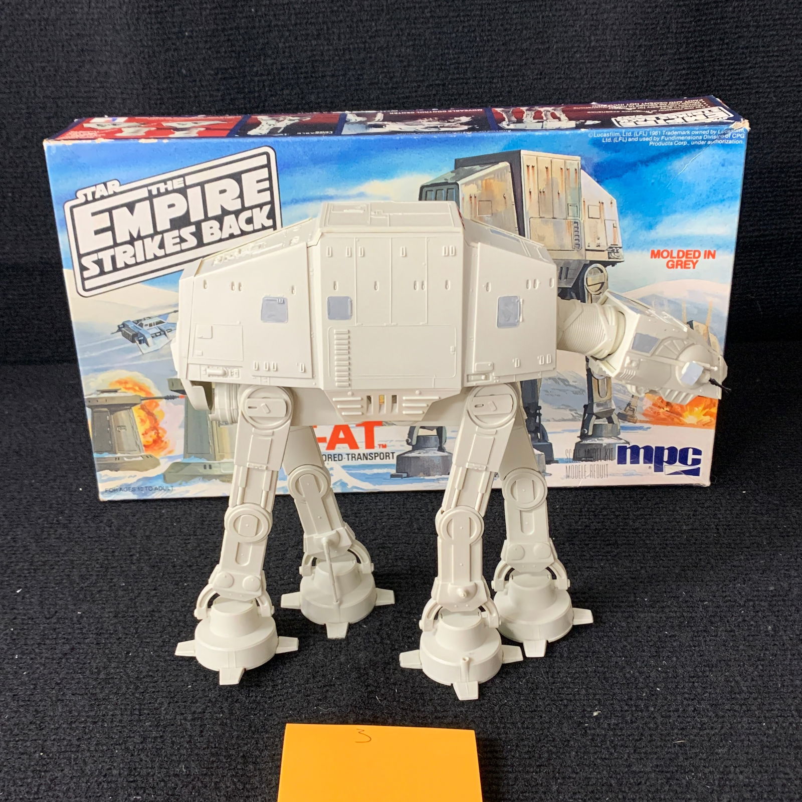 1981 AT-AT Star Wars toy (1 of 7)