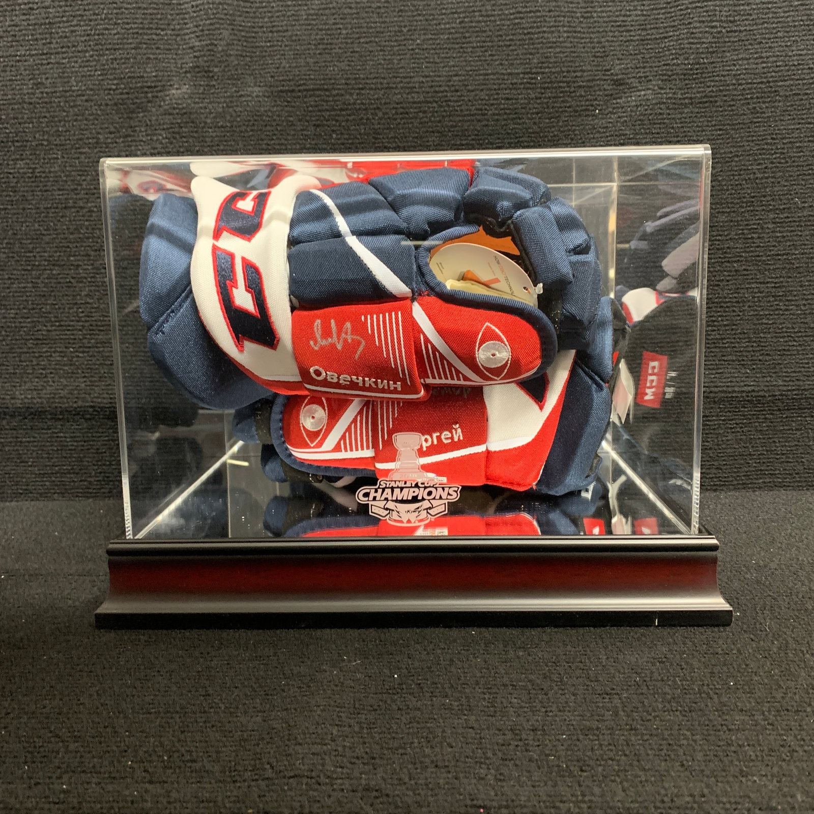 Alex Ovechkin Sig Gloves, 18' Stanley Cup: Fanatics Authenticated Alex Ovechkin Signed Gloves. Incudes "2018 SC MVP" Inscription. 2018 Stanley Cup Champions. Stanley Cup Champion case. We are a veteran owned company. Please look at the picture