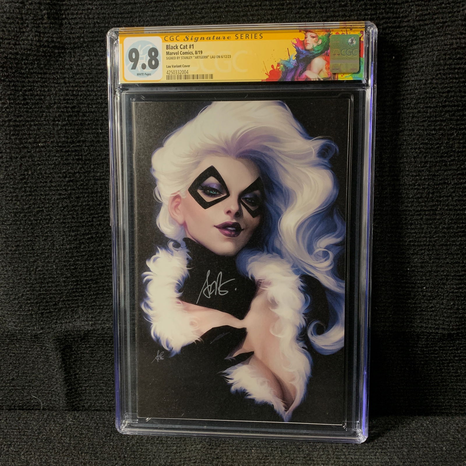 CGC 9.8 Black Cat 1 Artgerm Sig 1:200 RI (1 of 1)