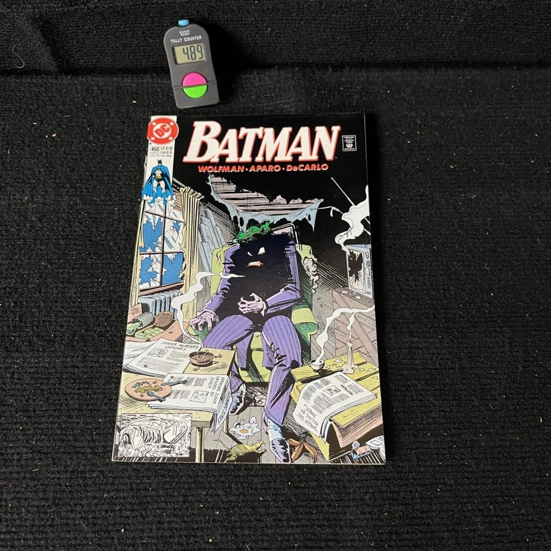 Batman 450 Classic Joker Smoking Cover: Please look at the pictures carefully to determine what you believe the condition of collectible is. We are currently accepting consignments. Email us a aeronhouse1994@gmail.com or visit our website, 
