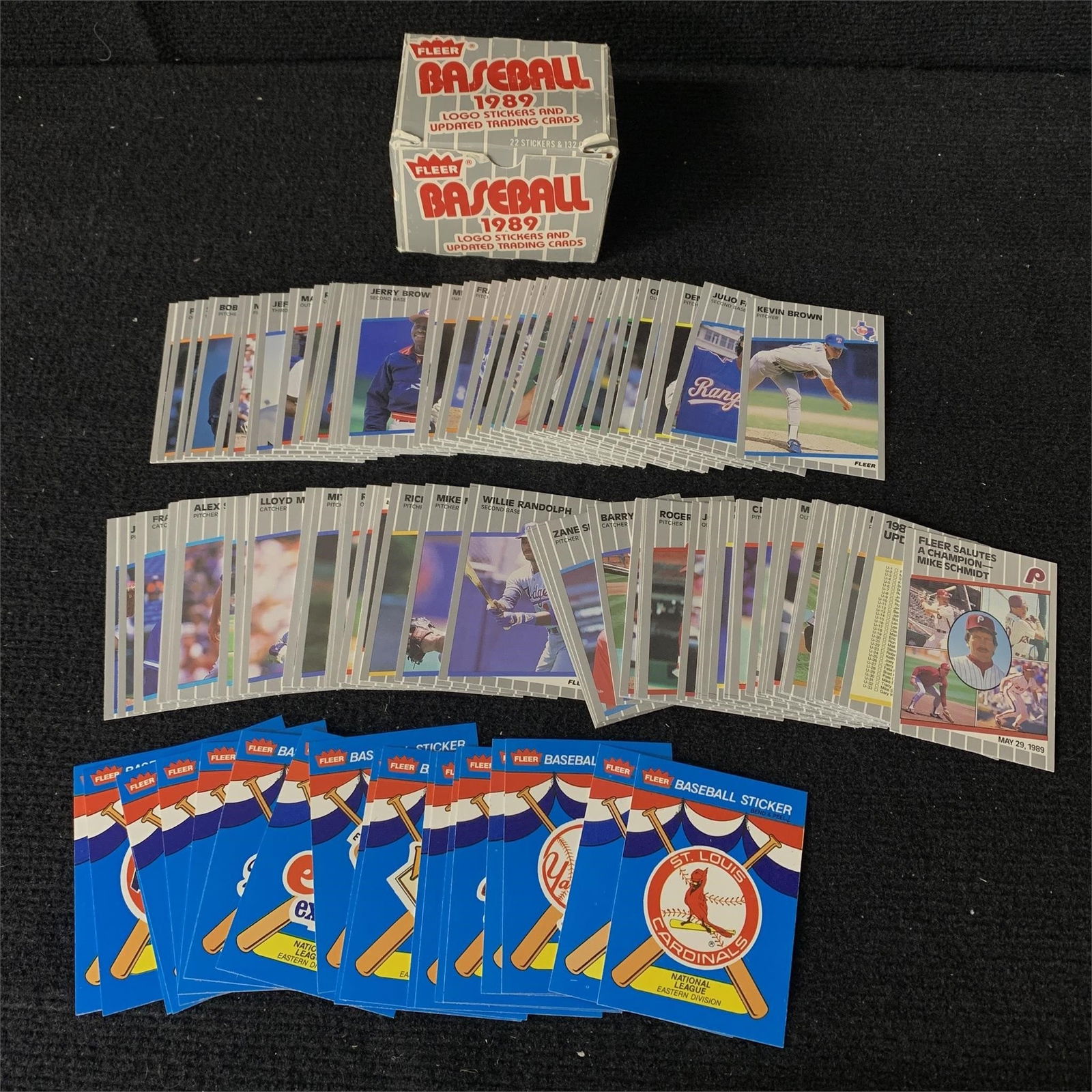 1989 Fleer Updated Baseball Cards set: Appears Complete, Original box. Includes Sticker Cards. We are a veteran owned company. Please look at the pictures carefully to determine what you believe the condition of collecitible is. We are cur