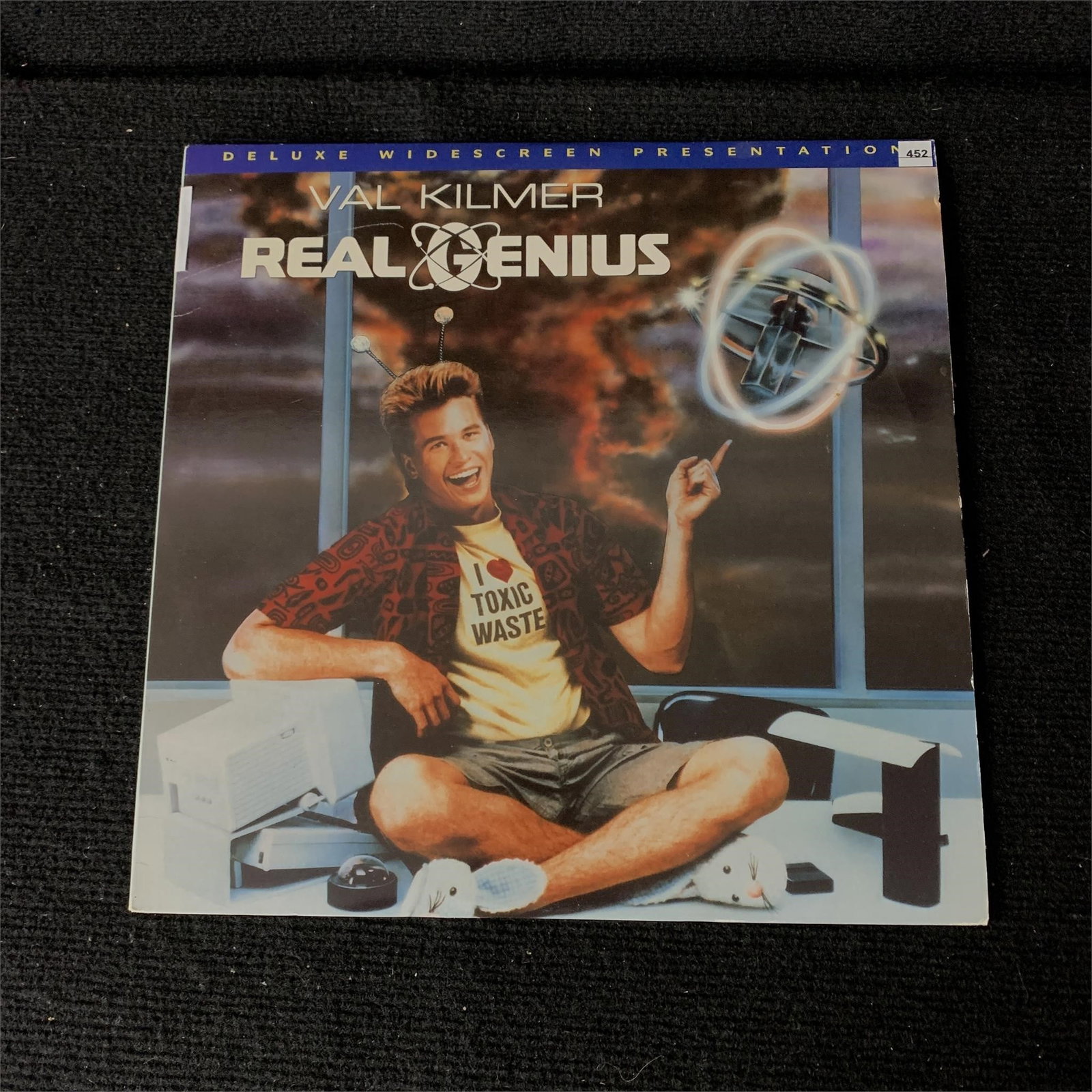 Real Genius LaserDisc Val Kilmer: We are a veteran owned company. Please look at the pictures carefully to determine what you believe the condition of collecitible is. We are currently accepting consignments. Email us a aeronhouse1994