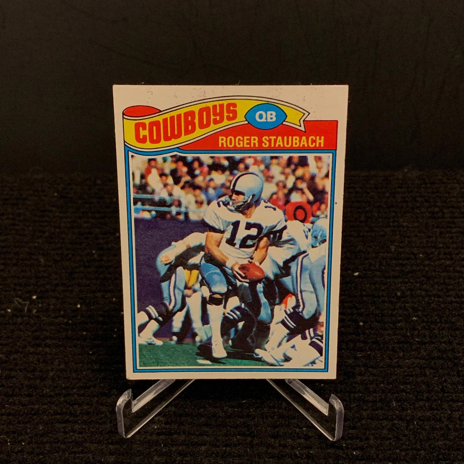 Roger Staubach 1977 Topps: 1977 Topps Roger Staubach #45 Football Card. We are a veteran owned company. Please look at the pictures carefully to determine what you believe the condition of collectible is. We are currently accep