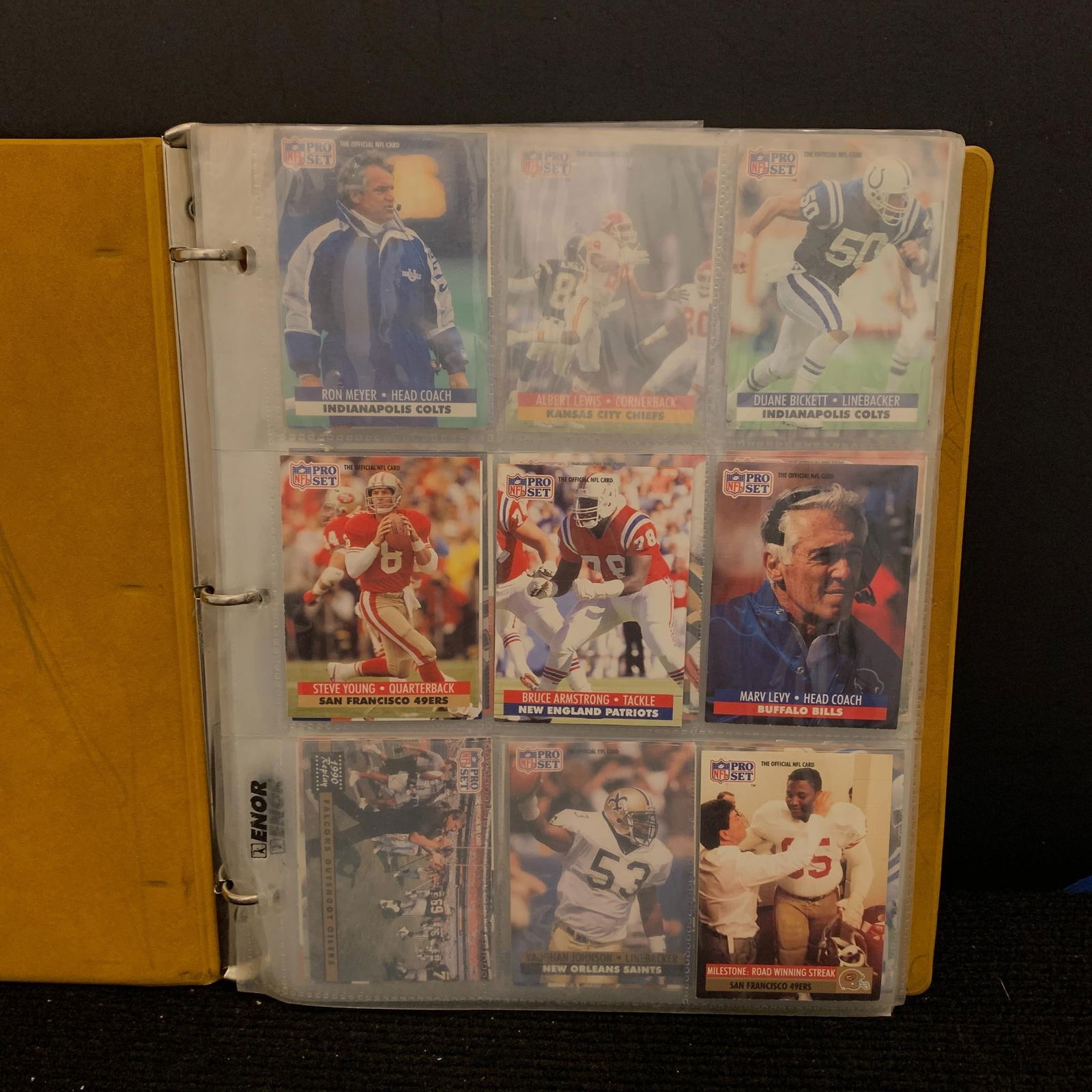 NFL Pro Set Card Binder (1 of 8)