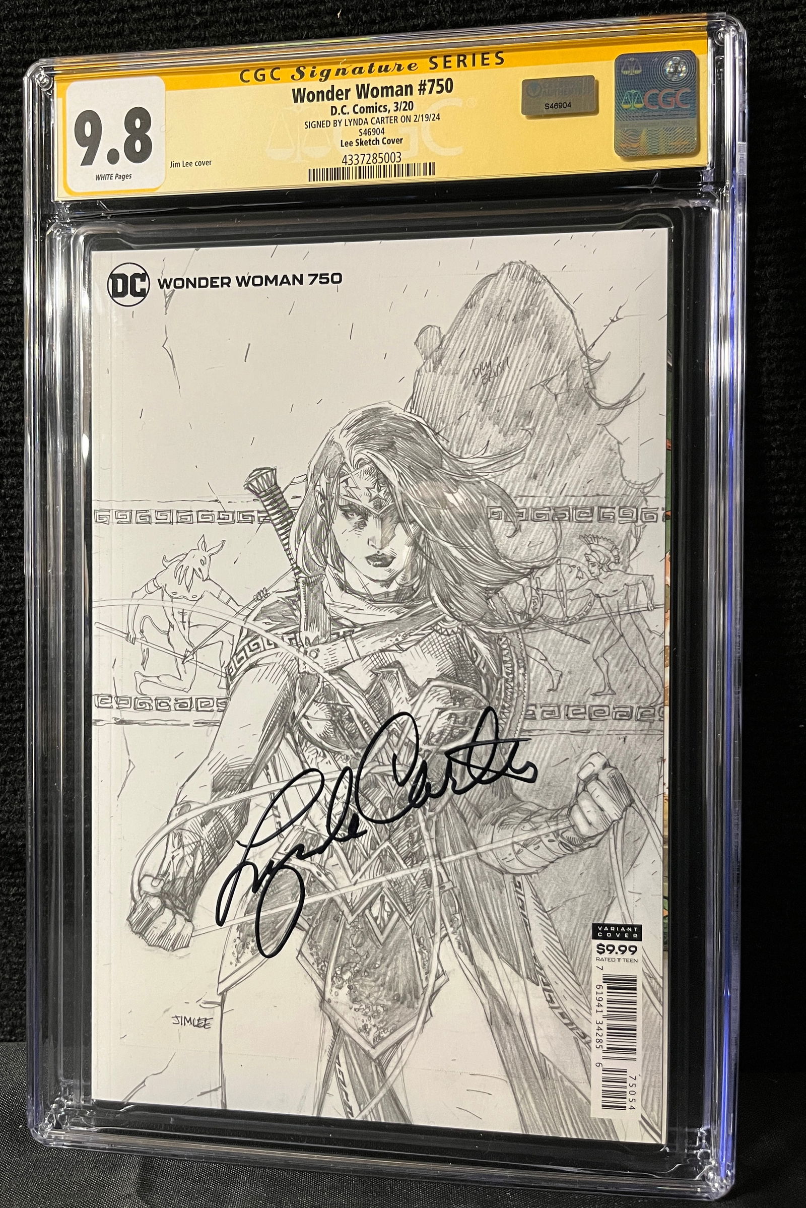 Wonder Woman 750 1:100 RI Signed Lynda Carter (1 of 1)