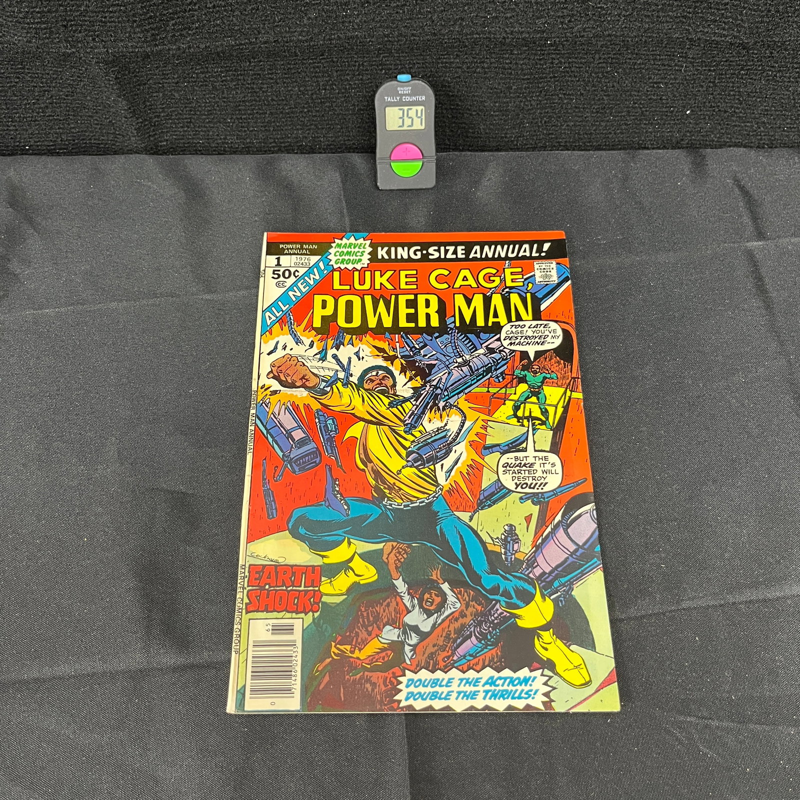 Luke Cage Power Man Annual 1 Lee Elias Art: We are a veteran owned company. Please look at the pictures carefully to determine what you believe the condition of collectible is. We are currently accepting consignments. Email us a aeronhouse1994@
