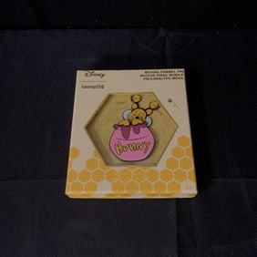 Pooh Collectible Pose Pin Lim Ed