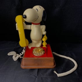 Vintage Snoopy Phone