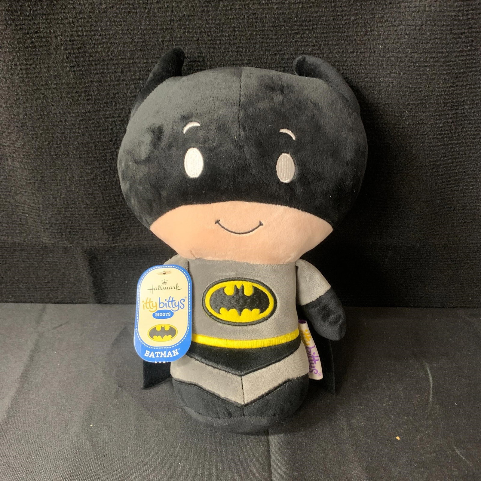 Batman Ittybitty Plush toy Hallmark Exclusive!: We are a veteran owned company. Please look at the pictures carefully to determine what you believe the condition of collectible is. We are currently accepting consignments. Email us a aeronhouse1994@