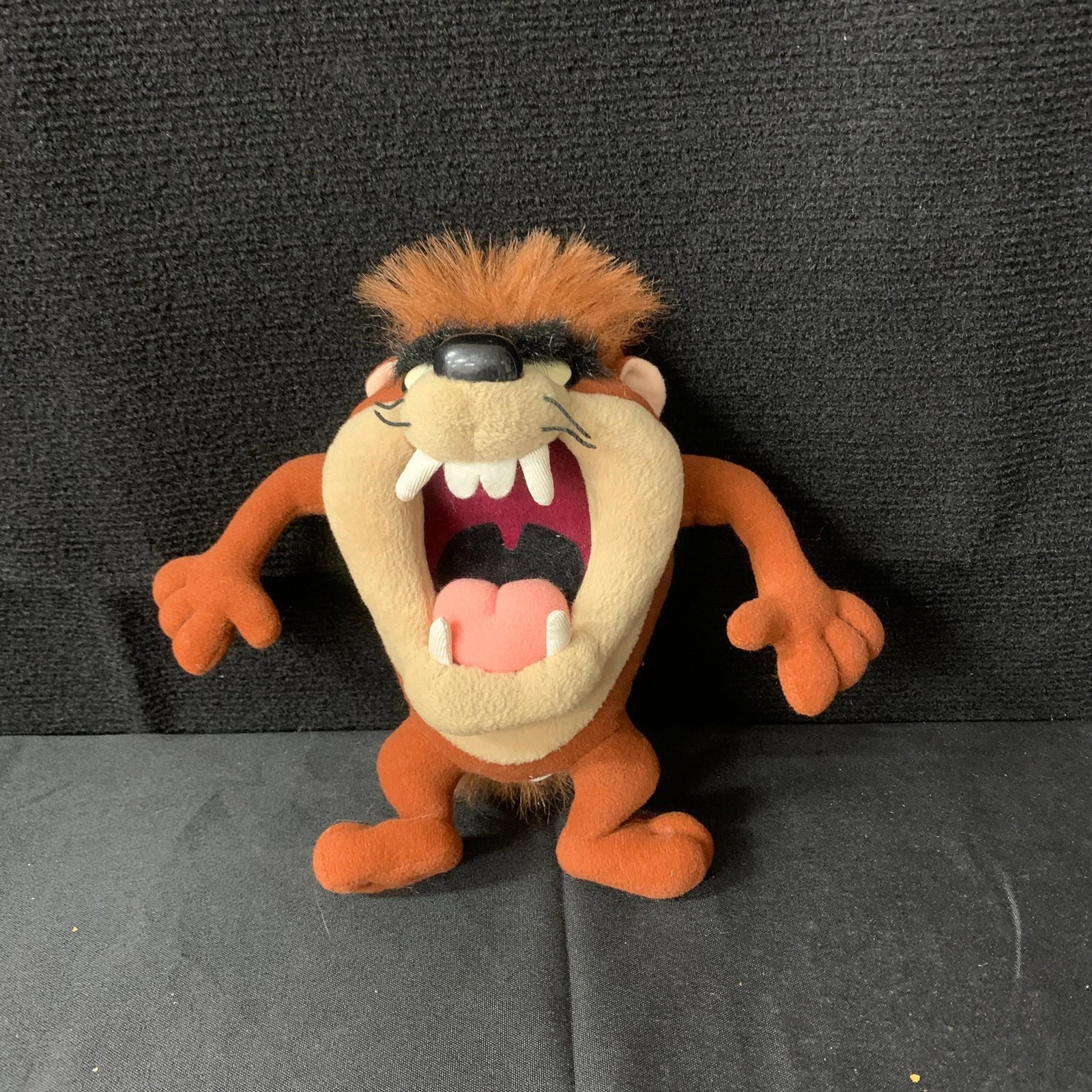 Tazmanian Devil Loony Toons Plush: We are a veteran owned company. Please look at the pictures carefully to determine what you believe the condition of collectible is. We are currently accepting consignments. Email us a aeronhouse1994@