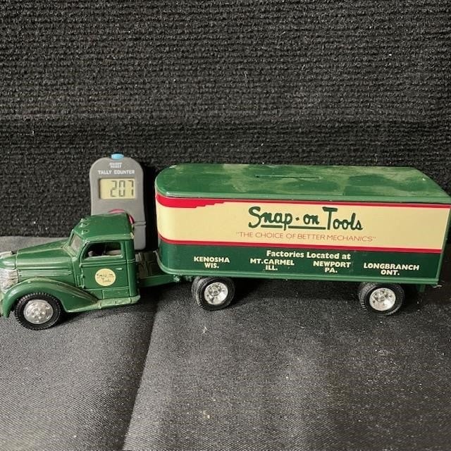 1997 Limited Edition Snap On Model truck: We are a veteran owned company. Please look at the pictures carefully to determine what you believe the condition of collectible is. We are currently accepting consignments. Email us a aeronhouse1994@