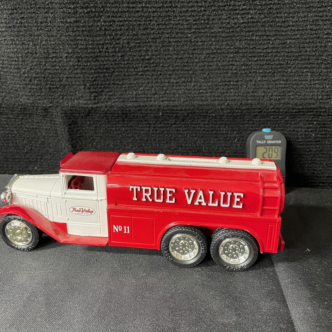 True Value Vintage Model Truck: We are a veteran owned company. Please look at the pictures carefully to determine what you believe the condition of collectible is. We are currently accepting consignments. Email us a aeronhouse1994@