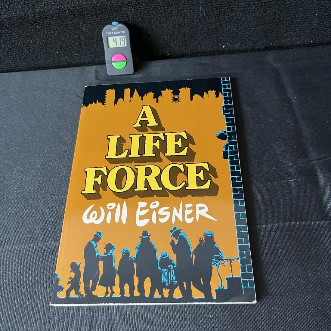 A Life Force Wil Eisner: We are a veteran owned company. Please look at the pictures carefully to determine what you believe the condition of collectible is. We are currently accepting consignments. Email us a aeronhouse1994@