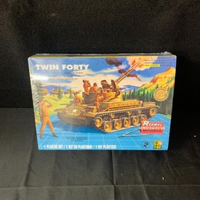 Twin 40 Model Kit Sealed