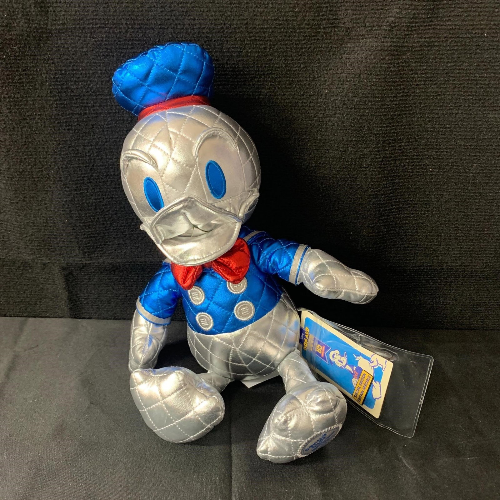 Donald Duck, Special Ed Plus: We are a veteran owned company. Please look at the pictures carefully to determine what you believe the condition of collectible is. We are currently accepting consignments. Email us a aeronhouse1994@