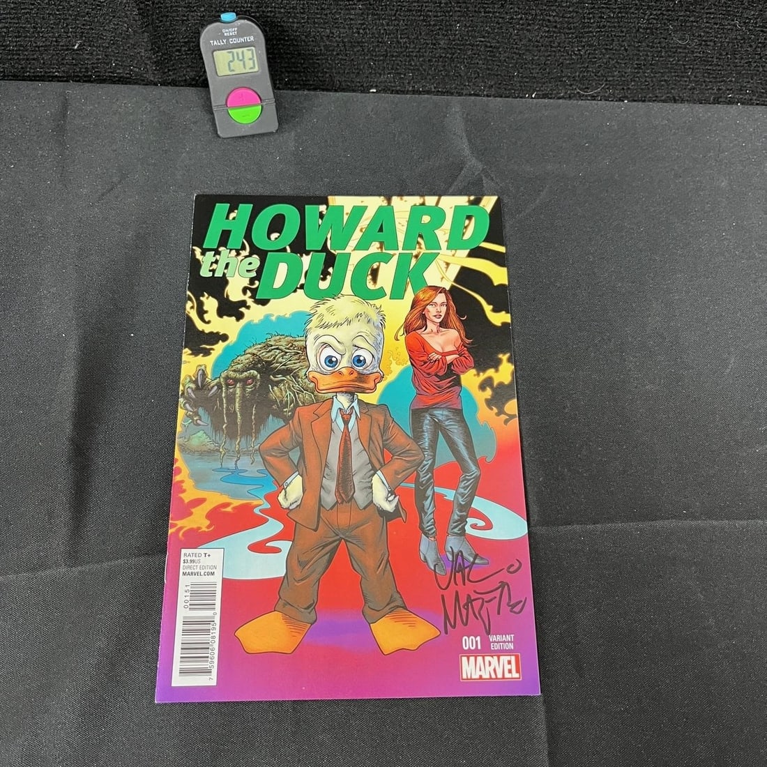 Howard the Duck 1:25 RI Variant Signed Val Mayerik (1 of 3)