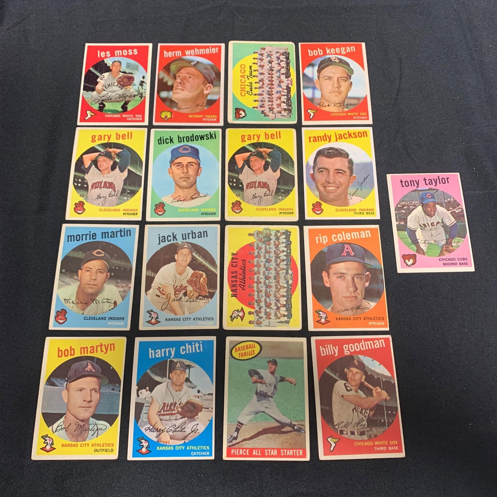 1959 Topps Baseball Card lot (1 of 2)
