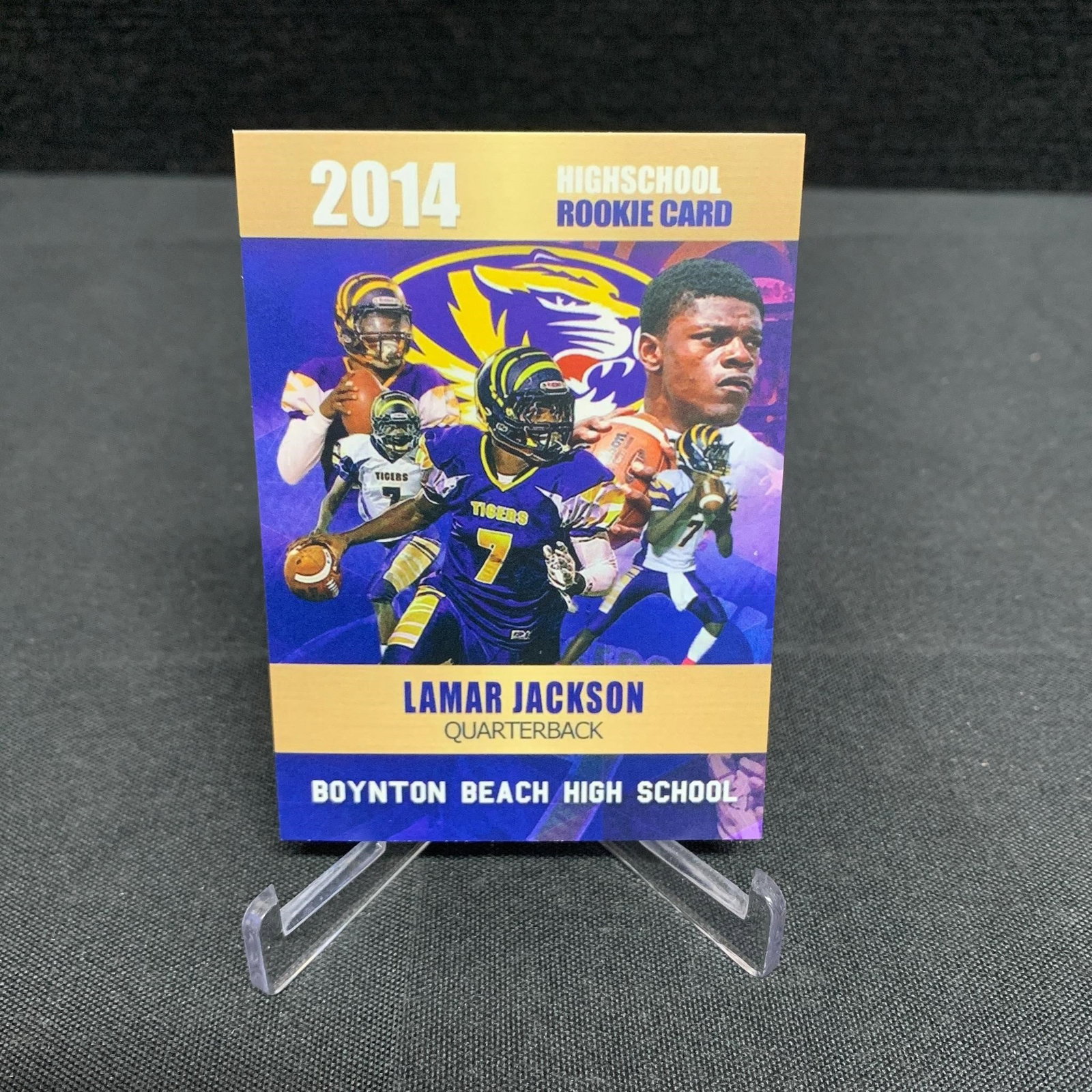 Lamar Jackson 214 Rookie Phenmos: Lamar Jackson 2014 Rookie Phenoms High School Rookie Football Card. We are a veteran owned company. Please look at the pictures carefully to determine what you believe the condition of collectible is.