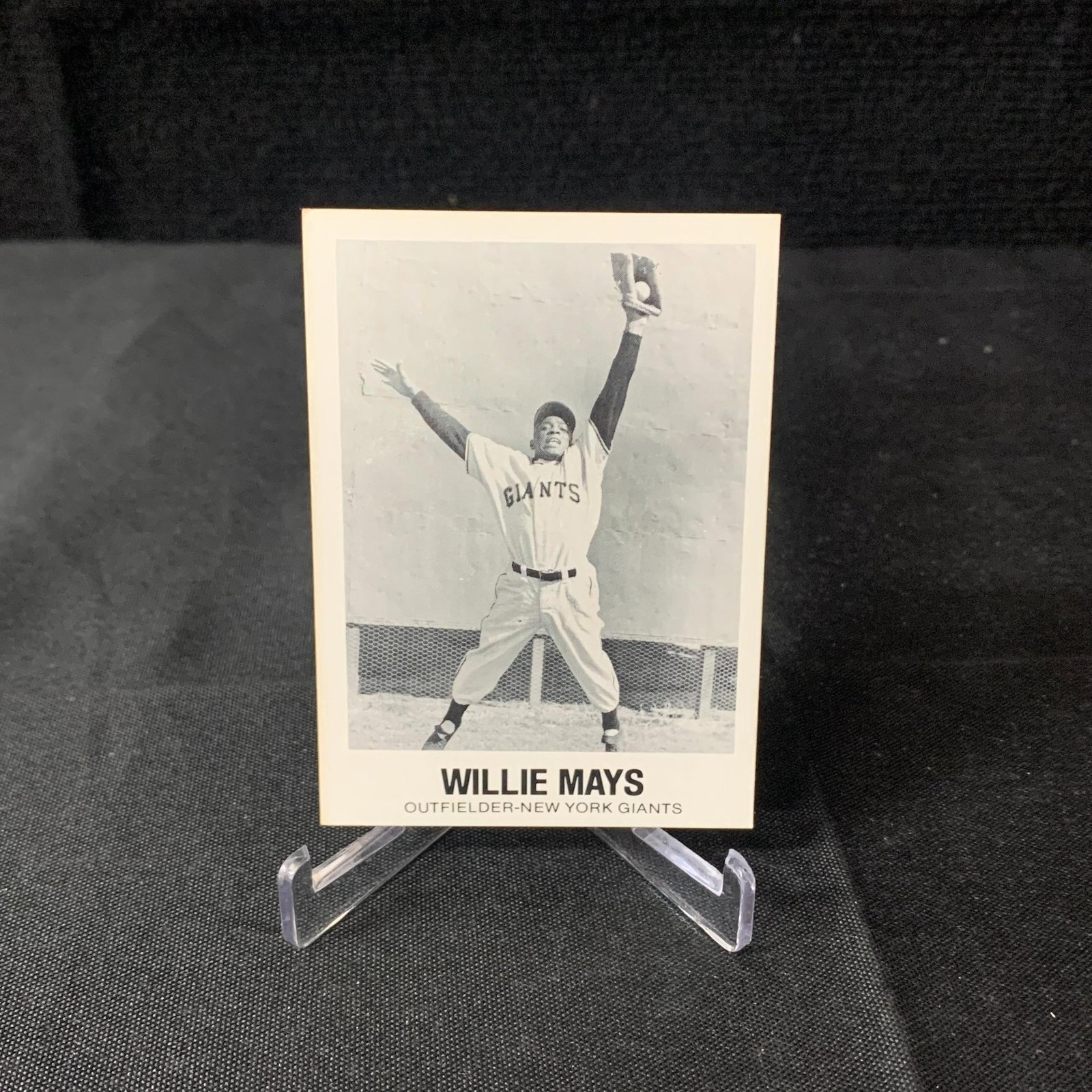 1977 TCMA Willie Mays Baseball Card: We are a veteran owned company. Please look at the pictures carefully to determine what you believe the condition of collectible is. We are currently accepting consignments. Email us a aeronhouse1994@