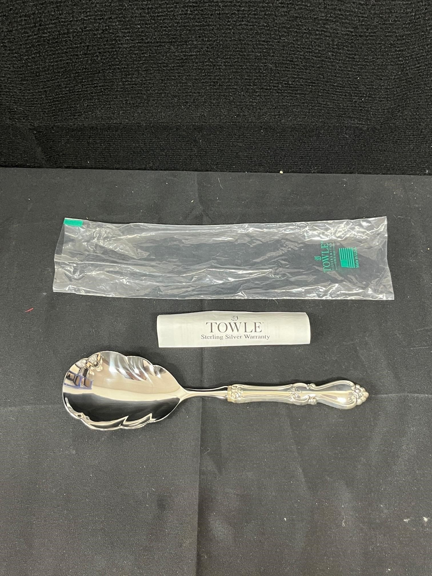 Towle Queen Elizabeth I Sterling Silver Serving Spoon (1 of 3)