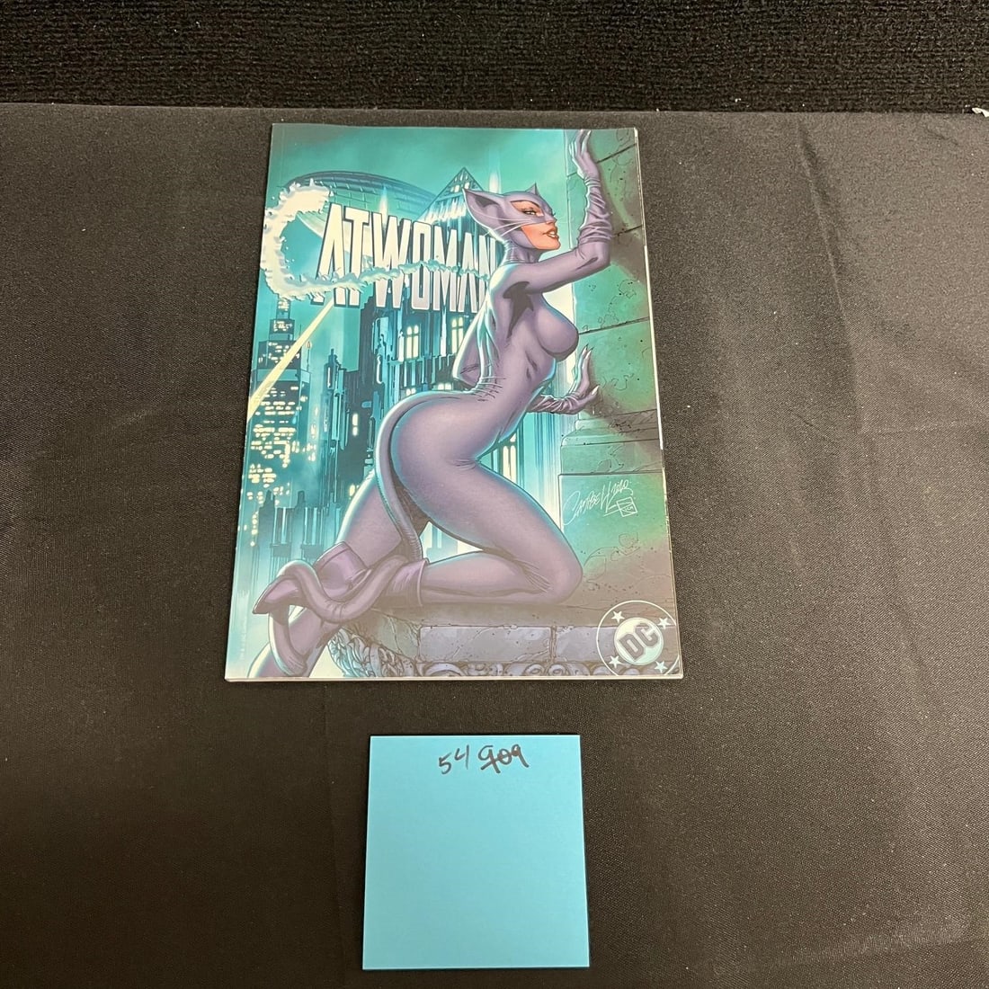Catwoman 80th Ann. Comic J.Scott Campbell Exlusive (1 of 2)