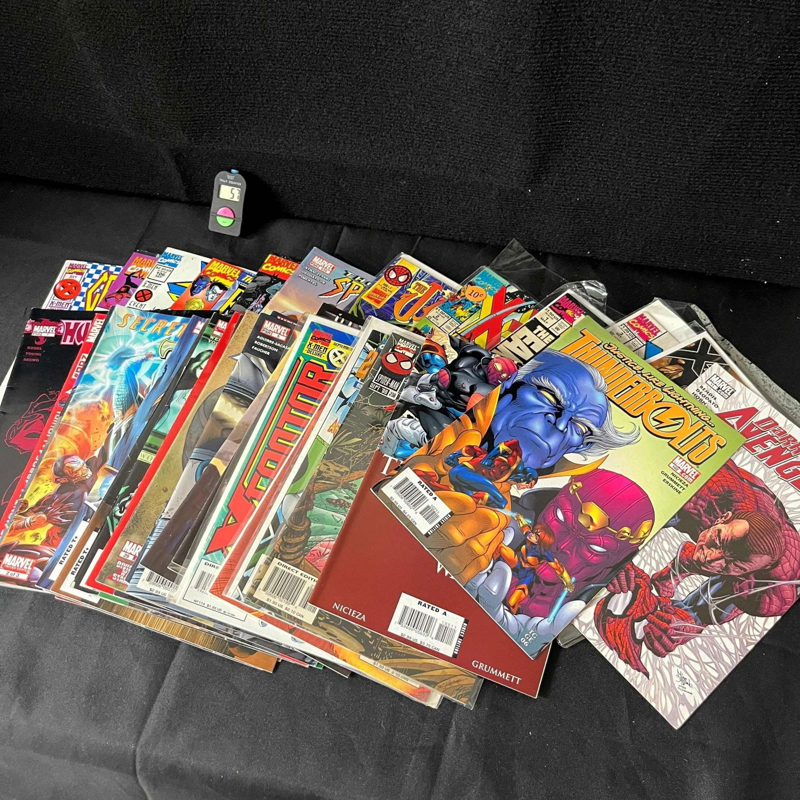 Modern Age Marvel Comic Lot w/ Thunderbolts (1 of 1)