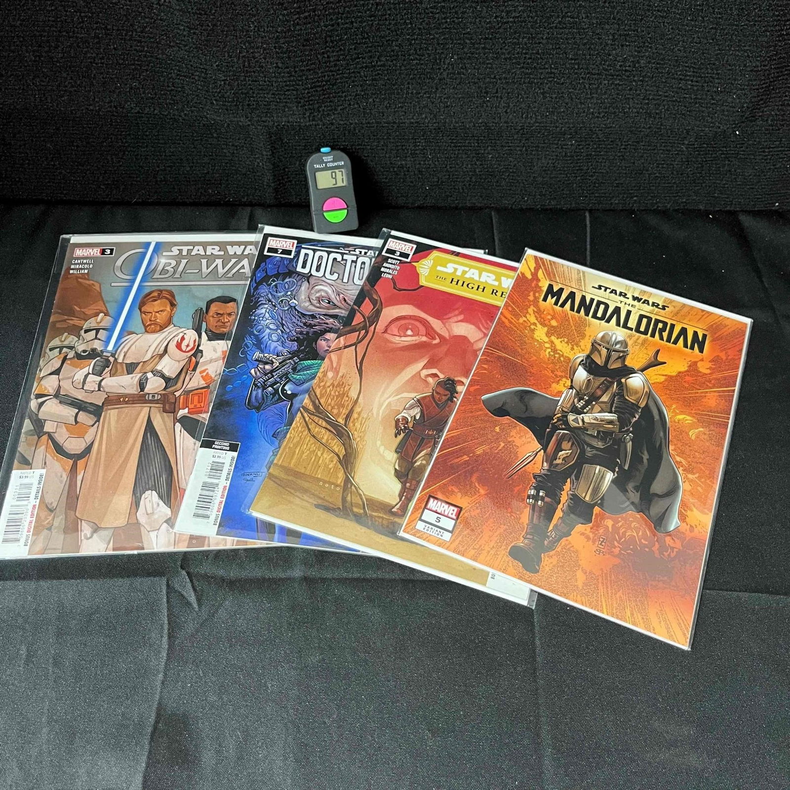 Star Wars Marvel Comics w/ Mandalorian (1 of 1)
