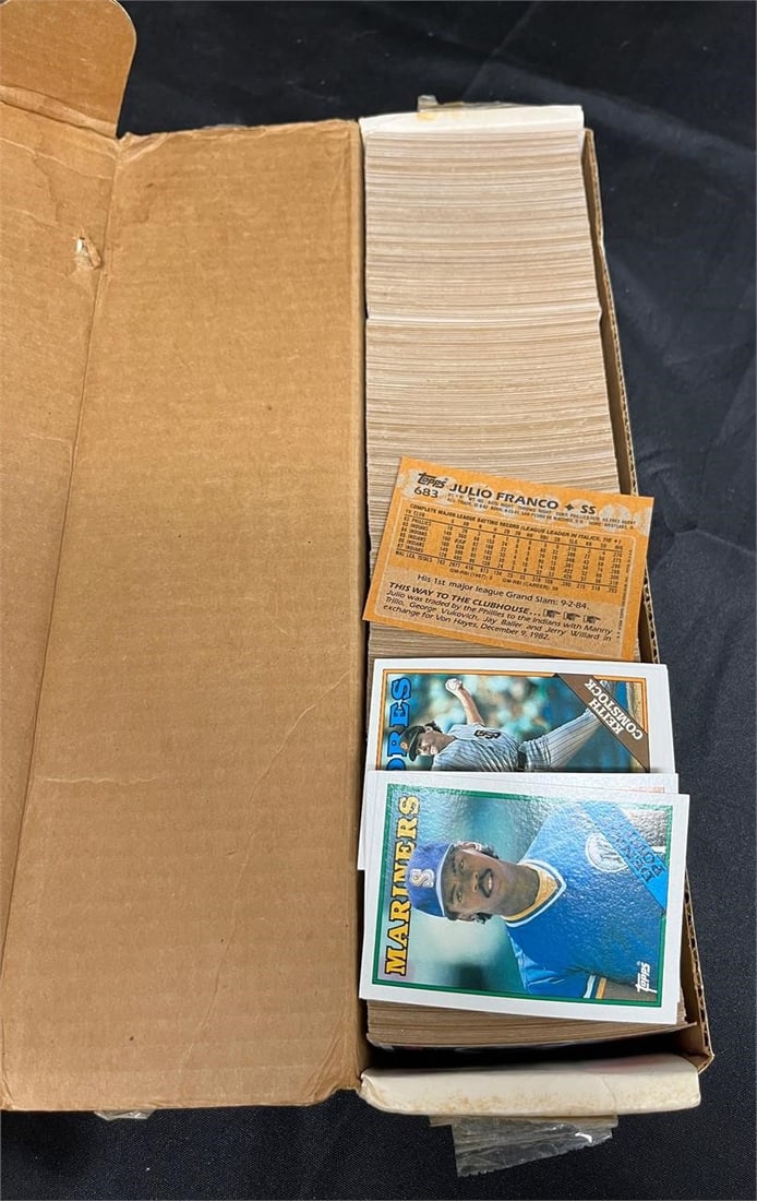 1988 Topps Baseball Card 800 ct. box (1 of 2)