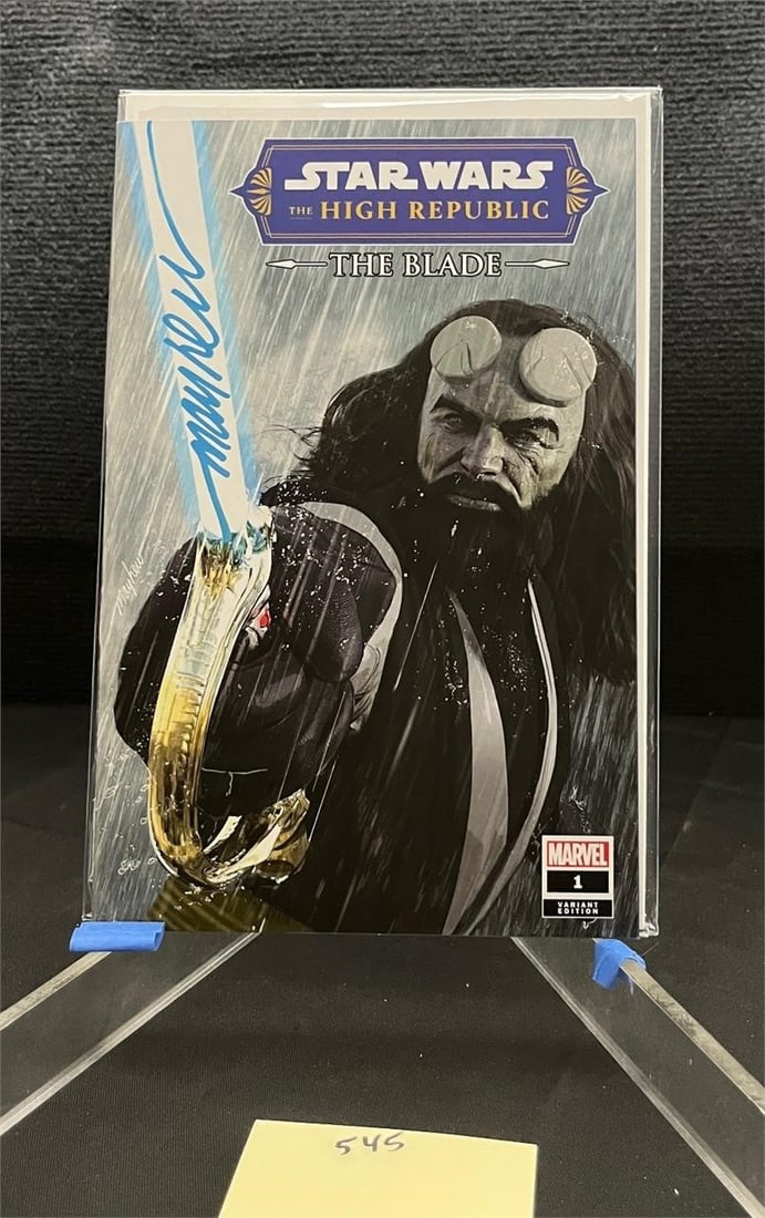 Mike Mayhew Signed Star Wars Variant Comic (1 of 3)