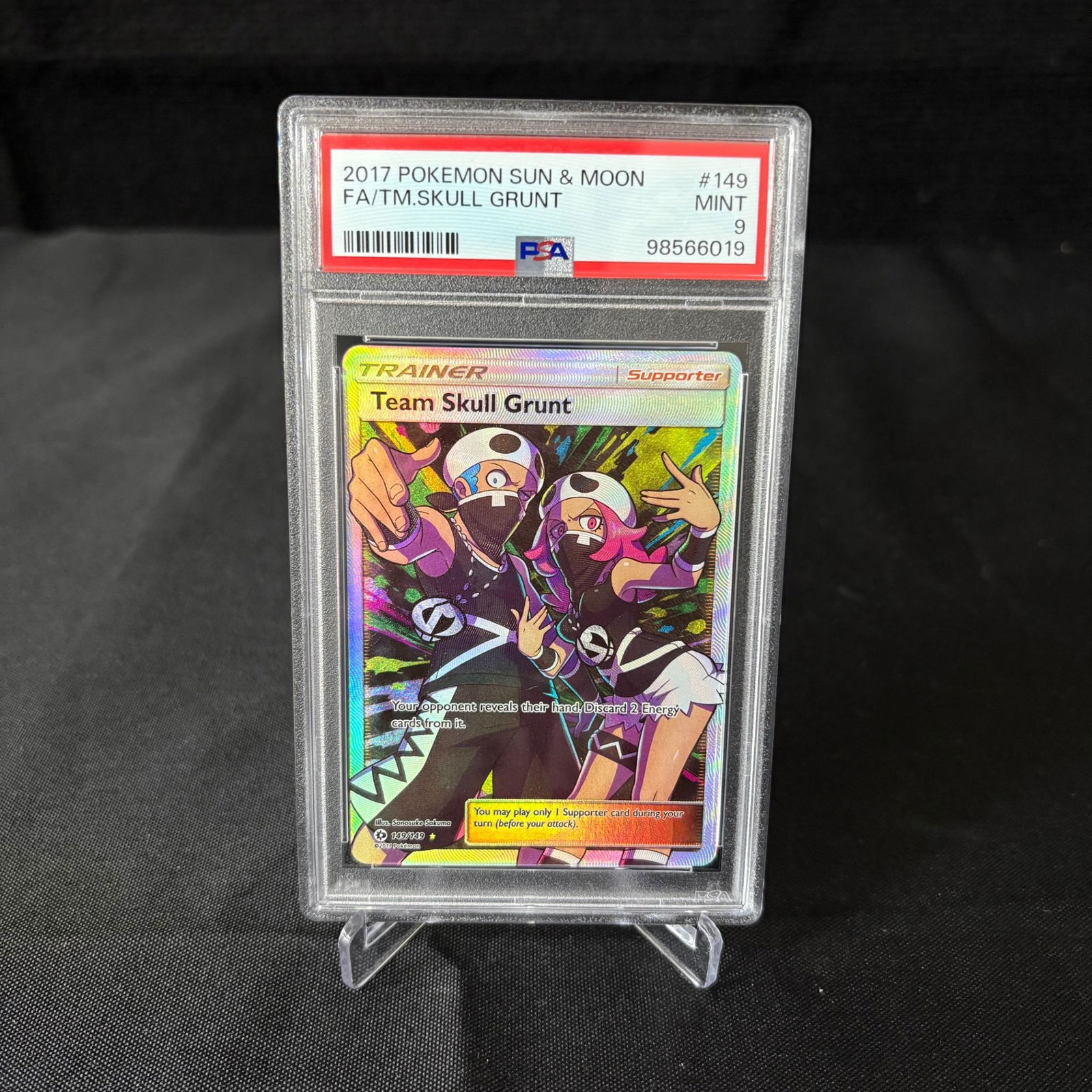 PSA 9 Team Skull Grunt Full Art Sun and Moon (1 of 2)