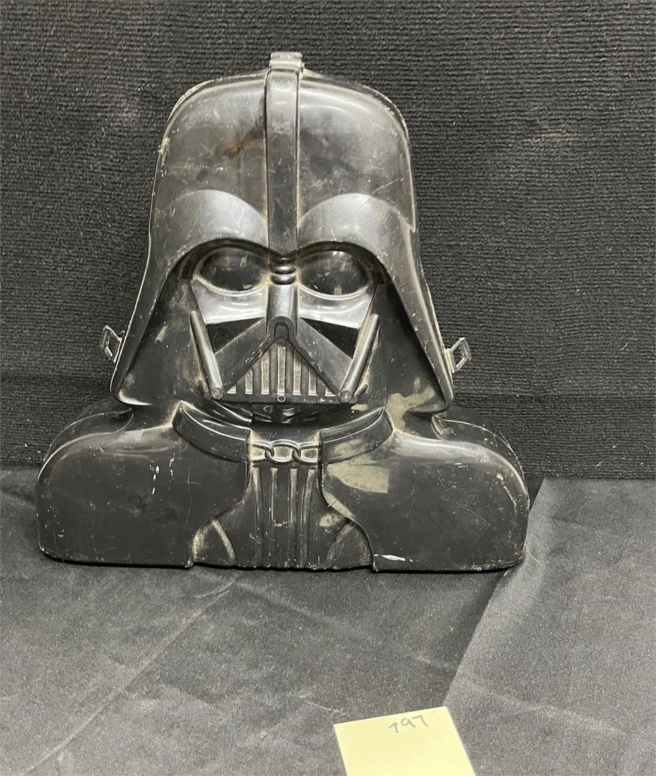 1977 Kenner Darth Vader Star Wars AF Case (1 of 3)