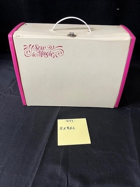 Vintage Sew Magic Sewing Machine Toy Kit (1 of 5)