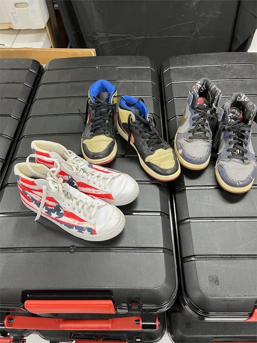 Group of Vintage Air Jordan Sneakers: Uh, yeah, they are well worn to say the least. Please look at photos carefully. All sales are final. Items sold as is. We offer virtual and in person previews of any lots up until auction day. By plac