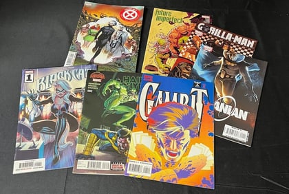 Marvel Modern Age Comics w/ Black Cat 1