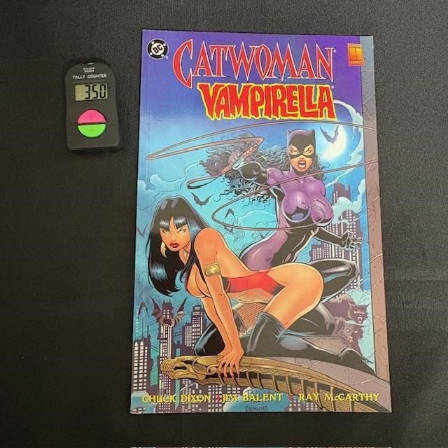 Catwoman & Vampirella Prestige Format Comic (1 of 2)