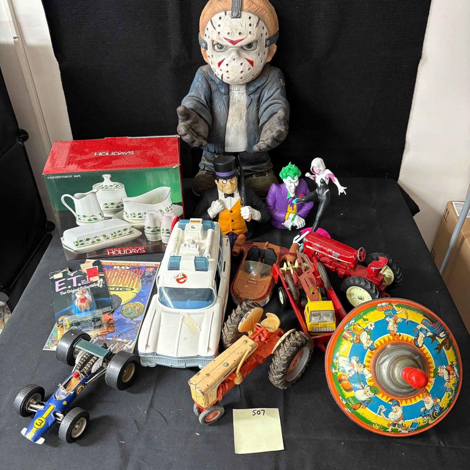 Very Nice Vintage Toys & Collectibles Lot: Loaded with all sorts of goodies! This lot features all sorts of collectibles and games from the 1950's-present! We are a veteran owned company. Please look at the Photos Carefully to determine condit