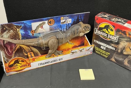 Jurassic World NIB AF + NIB Model Kit