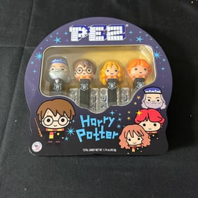 Harry Potter NIB LE PEZ Dispenser Display Tin