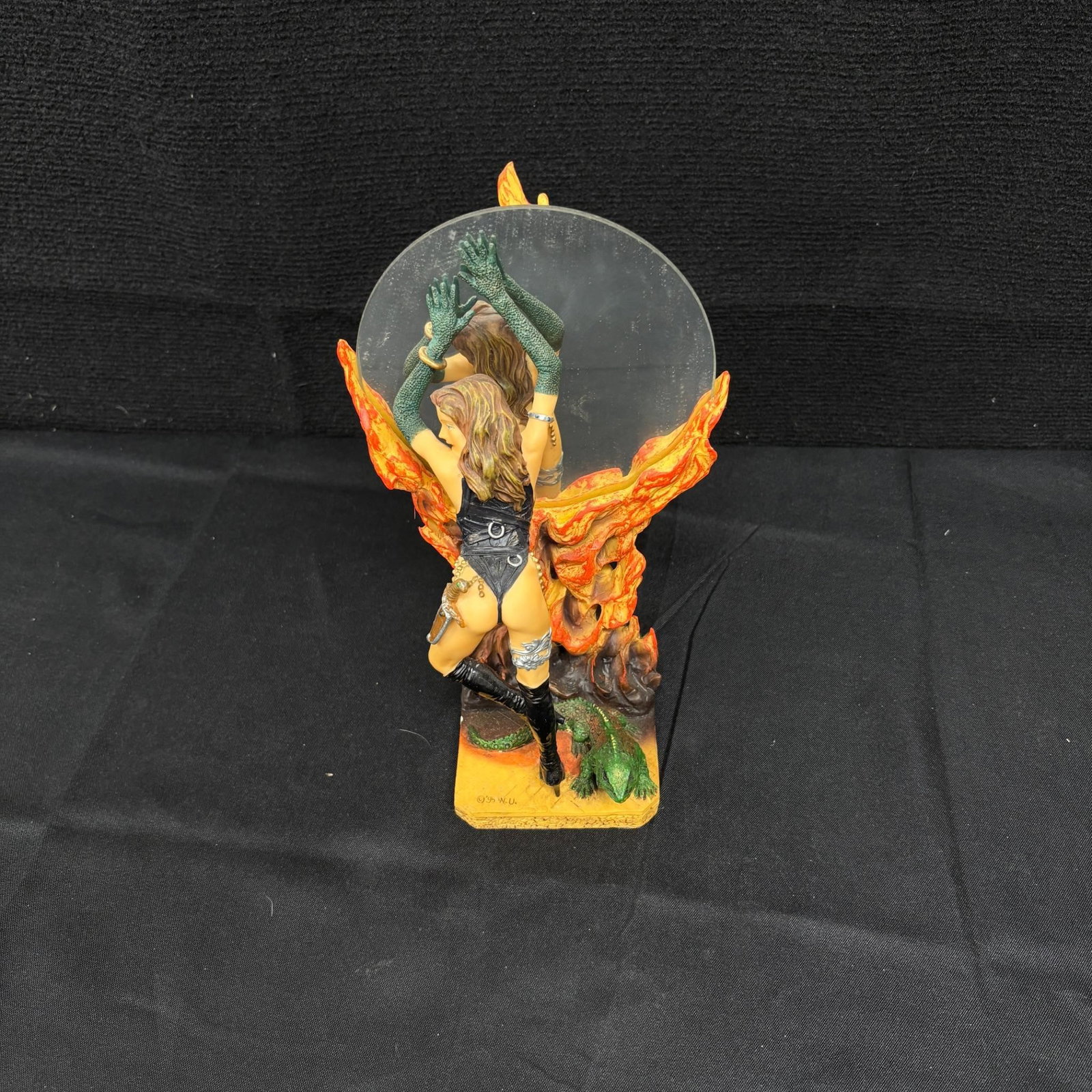 Horror Stone Statue of Female: Statues do not come in their original boxing. Statues may have minor damage, such as but not limited to scratches, color loss, wear, etc. Please look at photos carefully. All sales are final. Items so