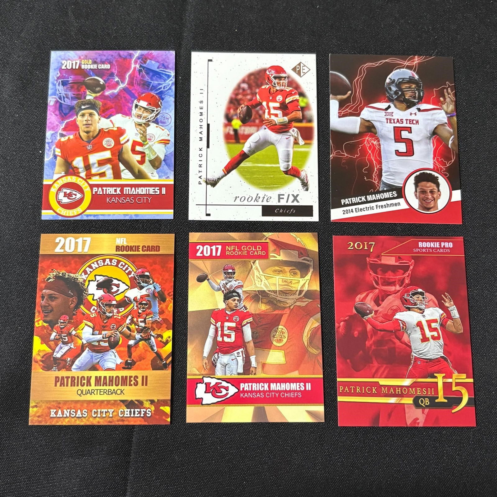 Patrick Mahomes Football cards (1 of 2)