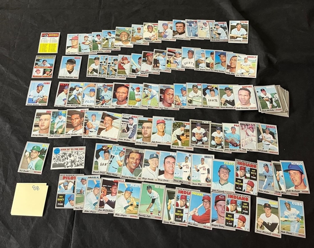 Large 1970's Topps Baseball Card Lot (1 of 8)