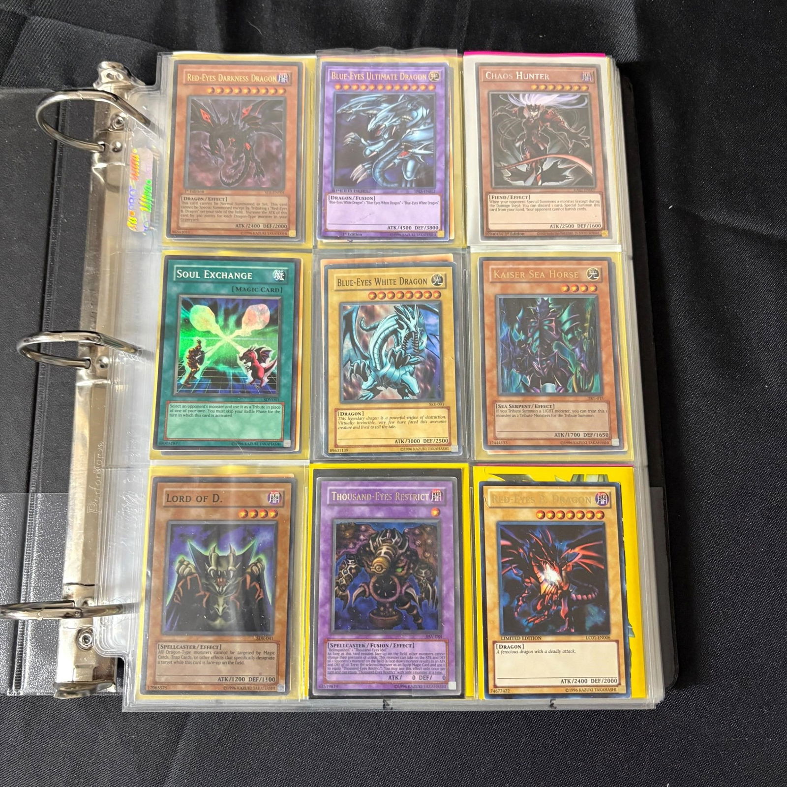 Yu-Gi-Oh Binder Collection, Blue Eyes White Dragon (1 of 9)